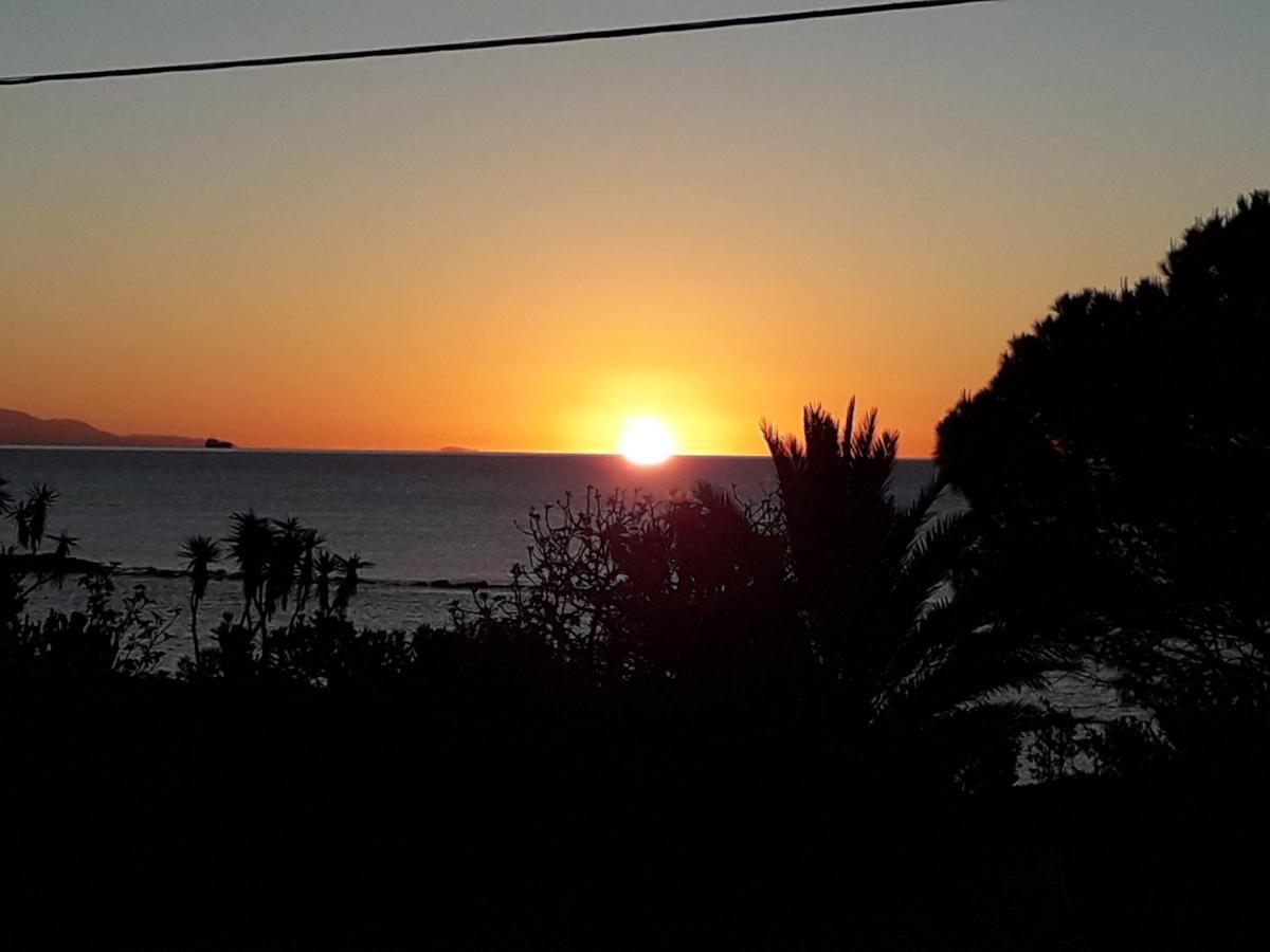 Villa Dolly Porto Columbu - Perd'E Sali Esterno foto
